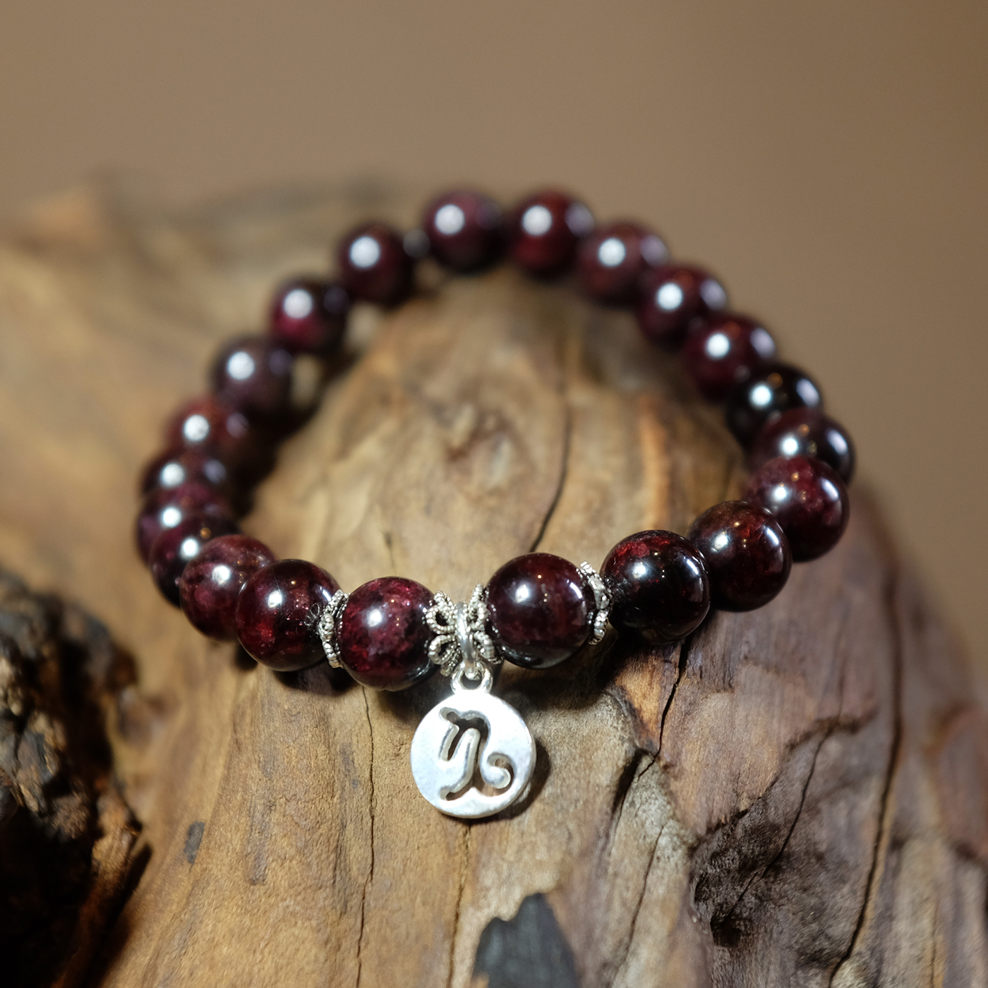 Capricorn Zodiac Sign - Garnet Gemstone Bracelet