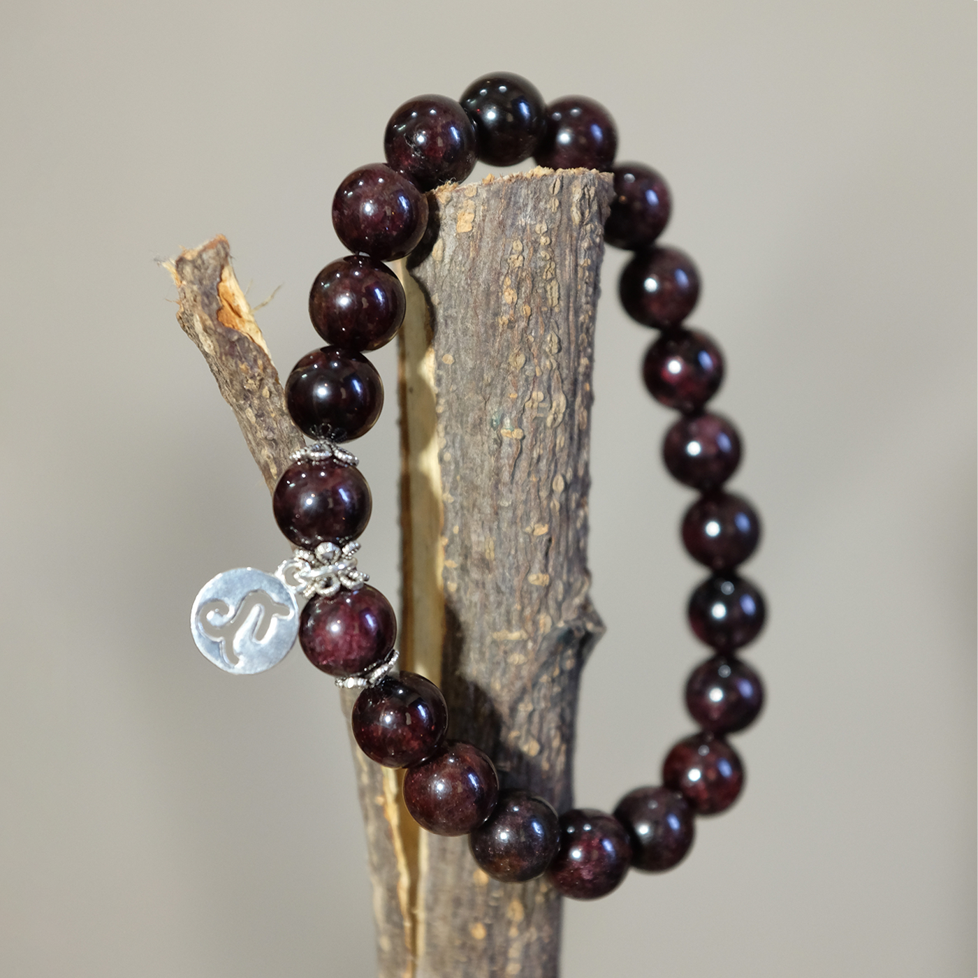 Capricorn Zodiac Sign - Garnet Gemstone Bracelet